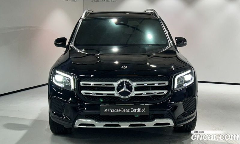 Mercedes Benz GLB-Class GLB220