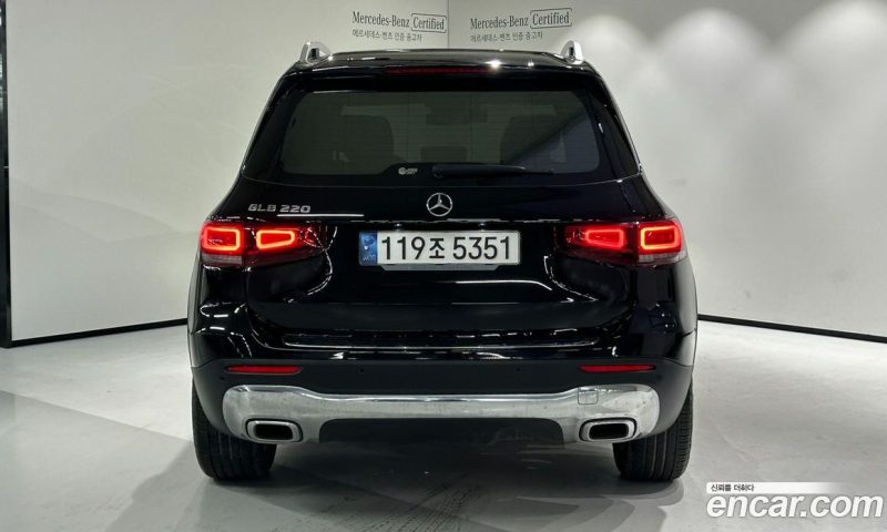 Mercedes Benz GLB-Class GLB220