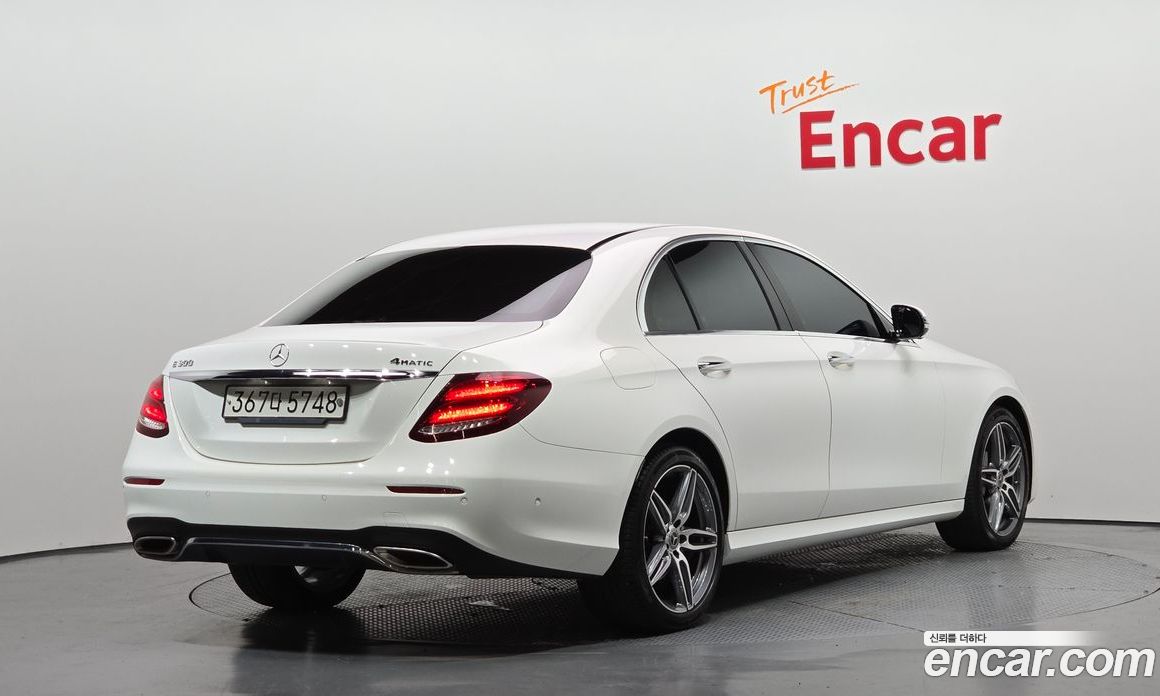 Mercedes Benz E-Class E300 4MATIC AMG Line