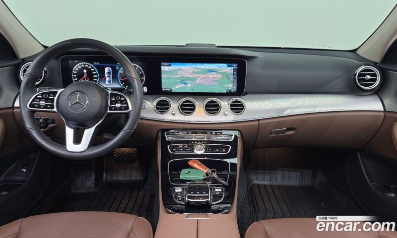 Mercedes Benz E-Class E300 4MATIC AMG Line