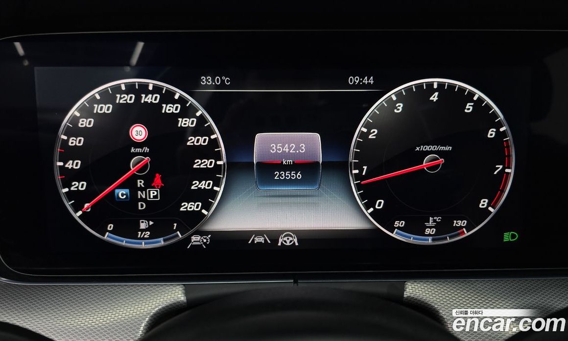 Mercedes Benz E-Class E300 4MATIC AMG Line