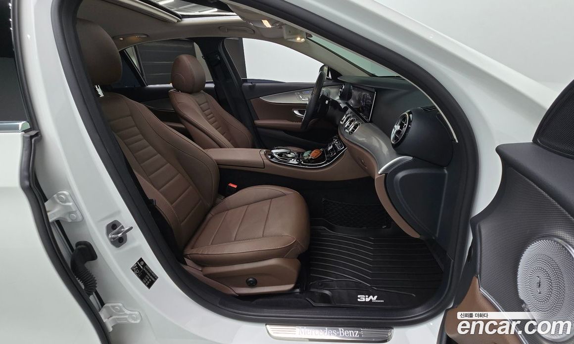 Mercedes Benz E-Class E300 4MATIC AMG Line