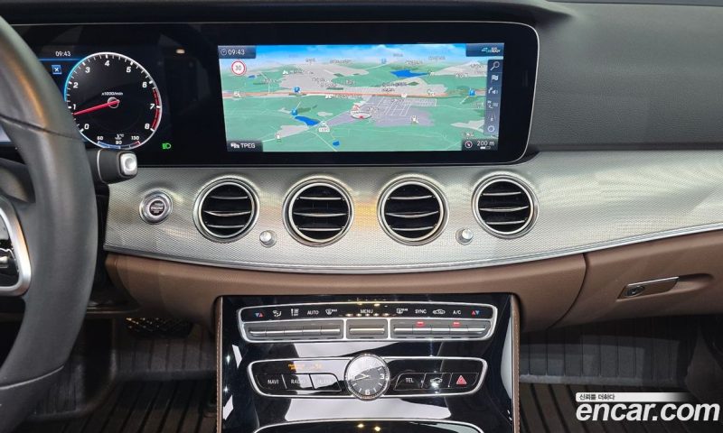 Mercedes Benz E-Class E300 4MATIC AMG Line