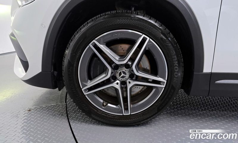 Mercedes Benz GLA-Class GLA250 4MATIC