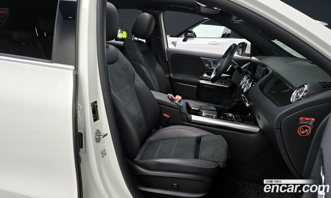 Mercedes Benz GLA-Class GLA250 4MATIC