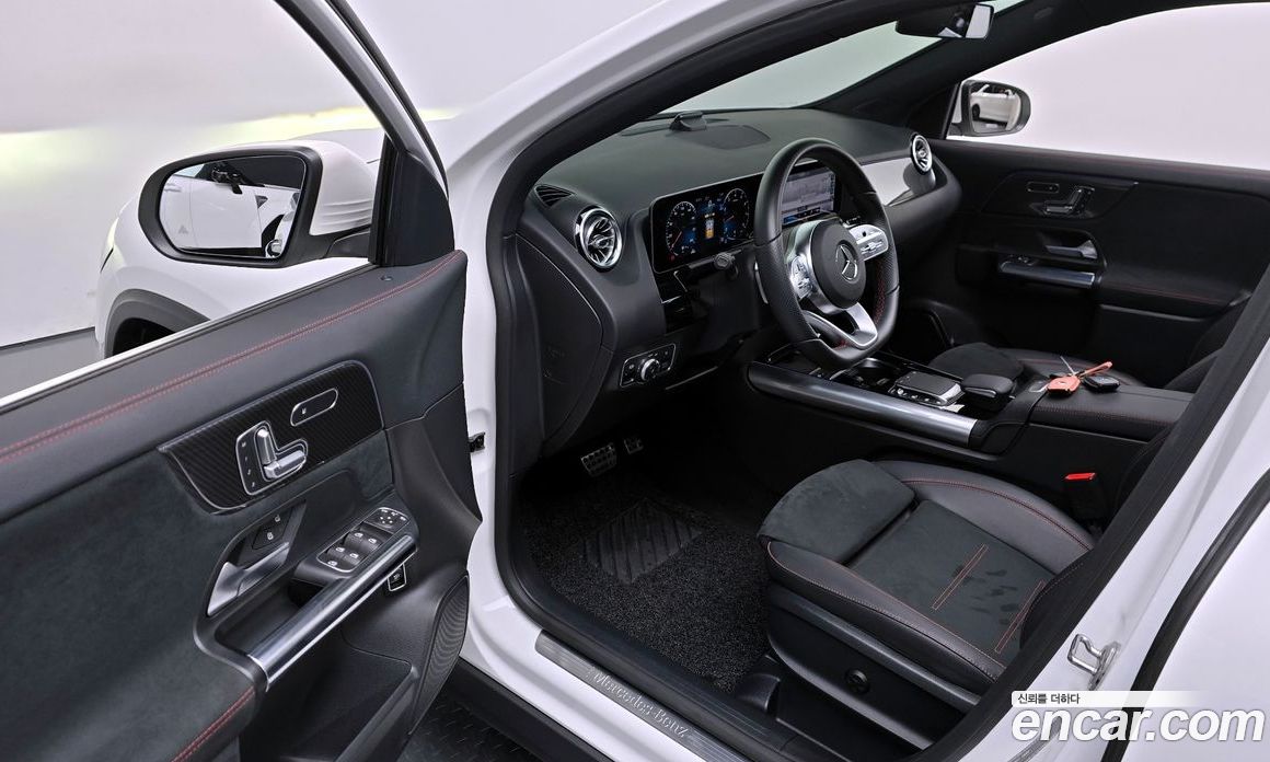 Mercedes Benz GLA-Class GLA250 4MATIC