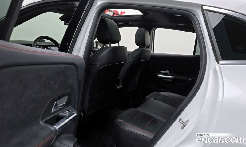 Mercedes Benz GLA-Class GLA250 4MATIC