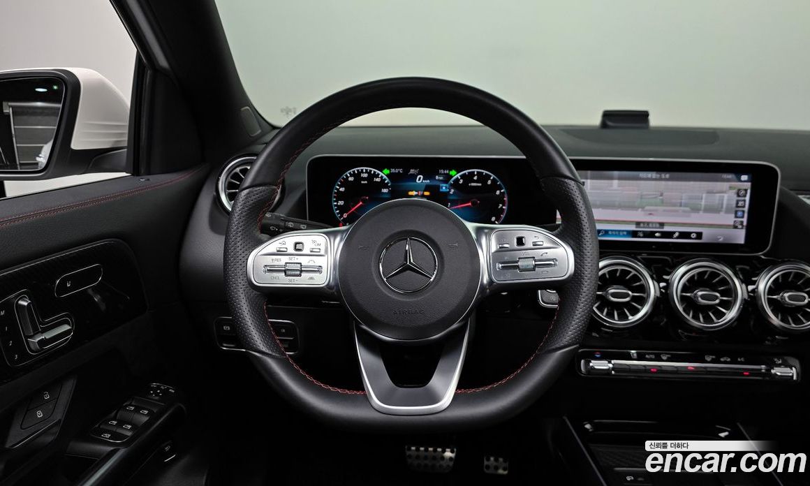 Mercedes Benz GLA-Class GLA250 4MATIC