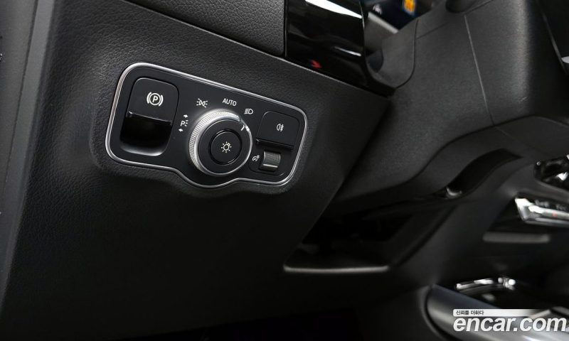 Mercedes Benz GLA-Class GLA250 4MATIC