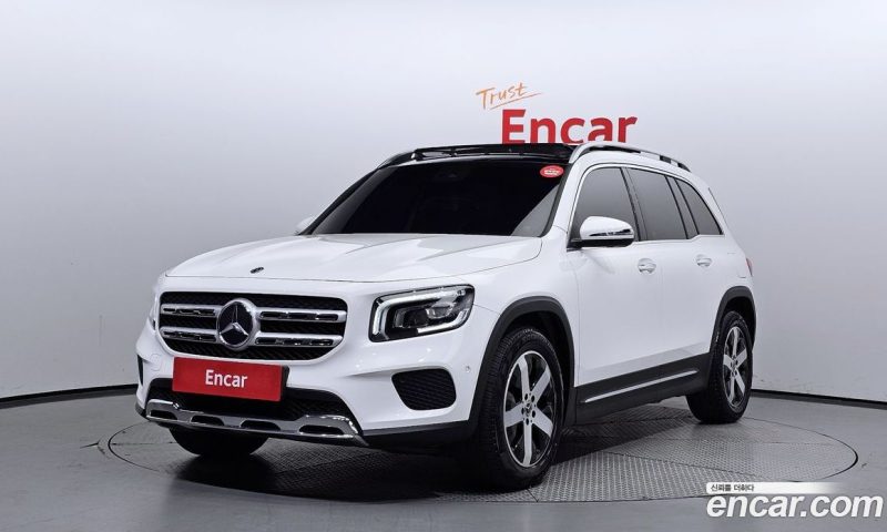 Mercedes Benz GLB-Class GLB220