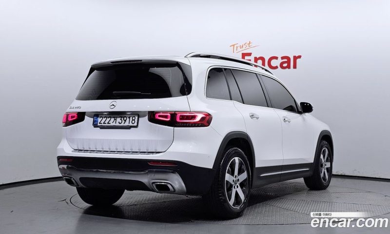 Mercedes Benz GLB-Class GLB220