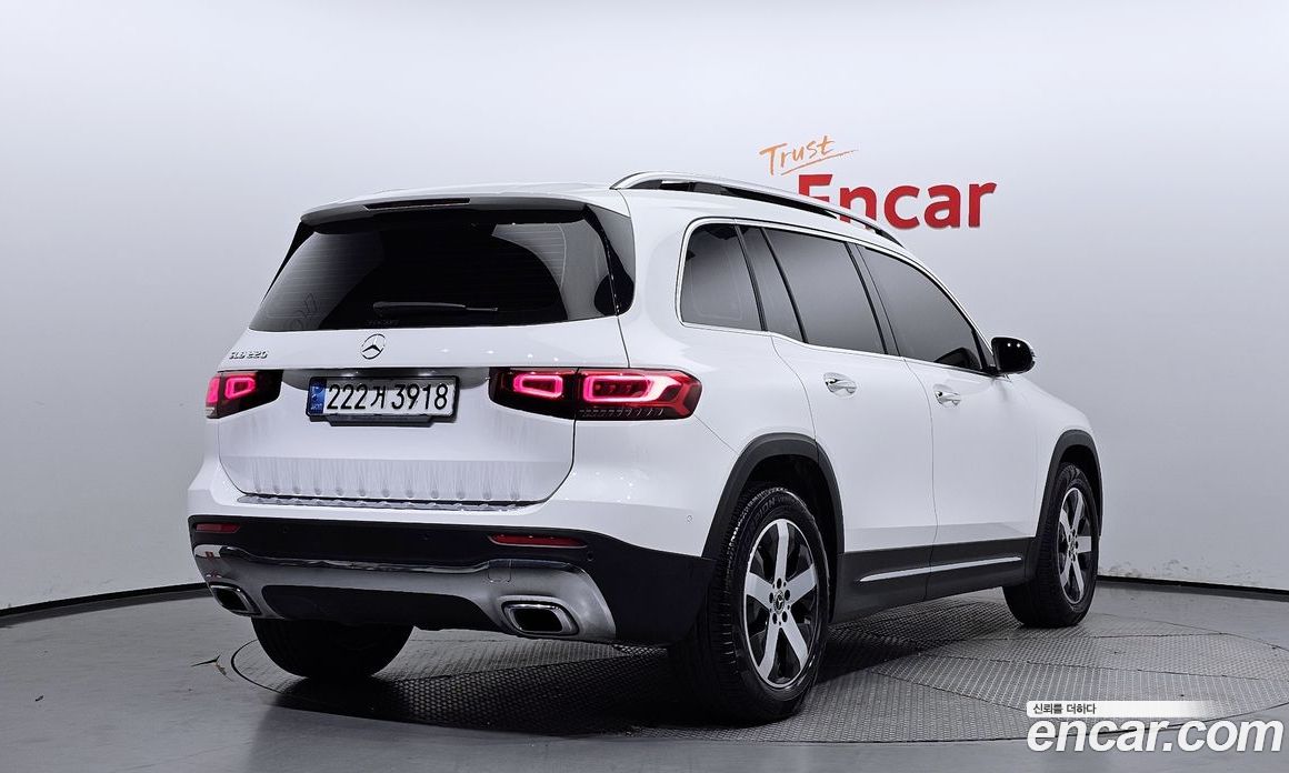 Mercedes Benz GLB-Class GLB220