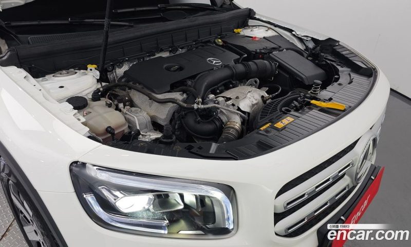 Mercedes Benz GLB-Class GLB220