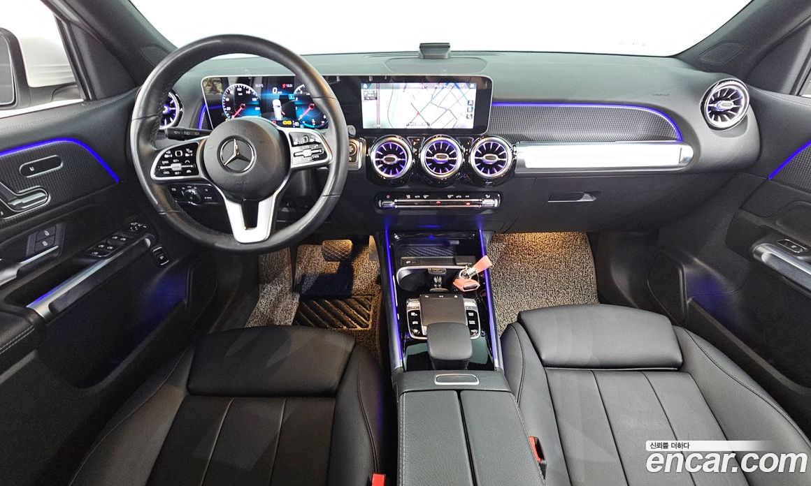 Mercedes Benz GLB-Class GLB220
