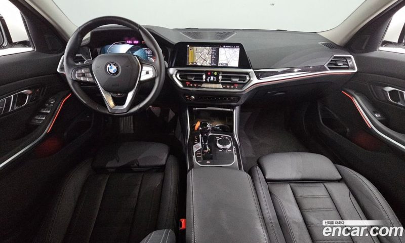 BMW 3-Series i320 Luxury