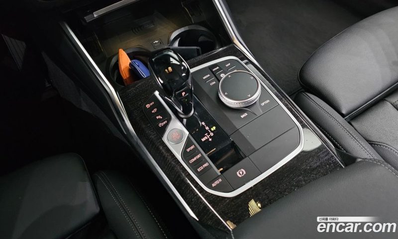 BMW 3-Series i320 Luxury