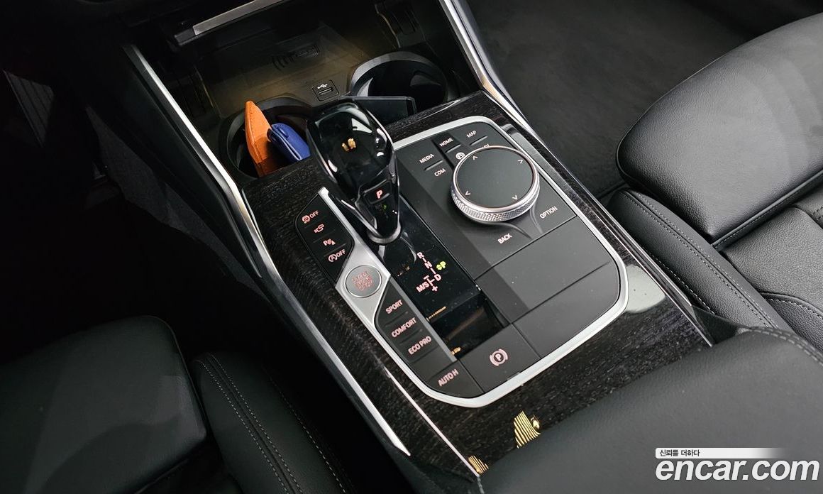 BMW 3-Series i320 Luxury