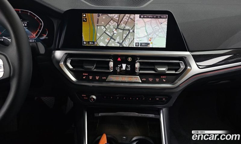 BMW 3-Series i320 Luxury