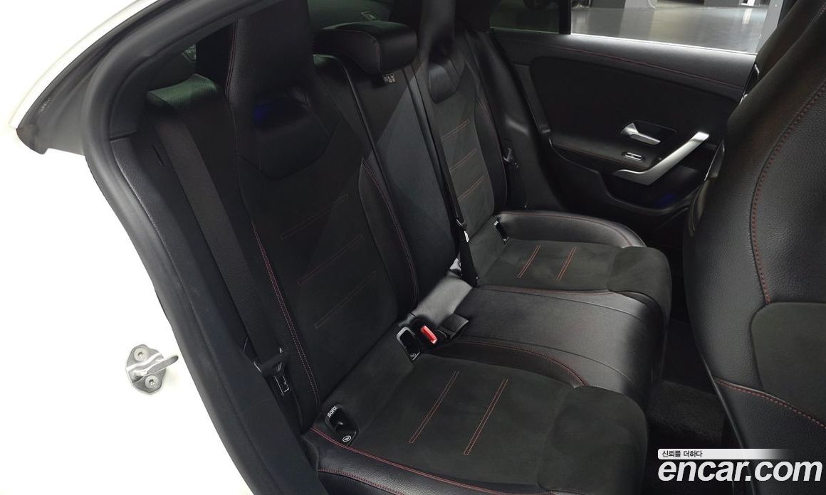 Mercedes Benz CLA-Class CLA250 4MATIC