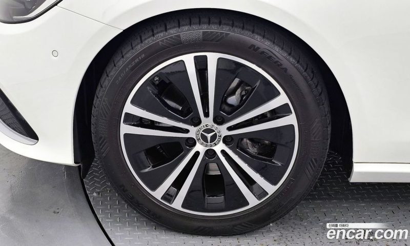 Mercedes Benz E-Class E250 Avantgarde