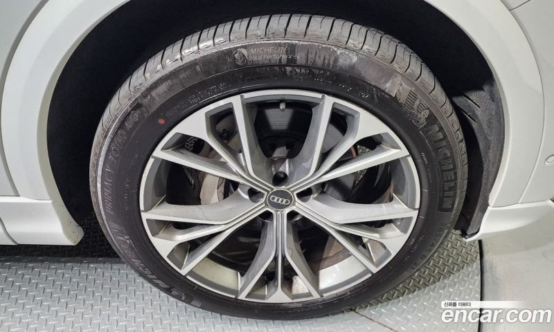 Audi Q8 55 TFSI Quattro Premium