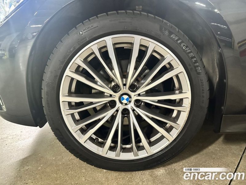 BMW 3-Series i320 Touring Luxury
