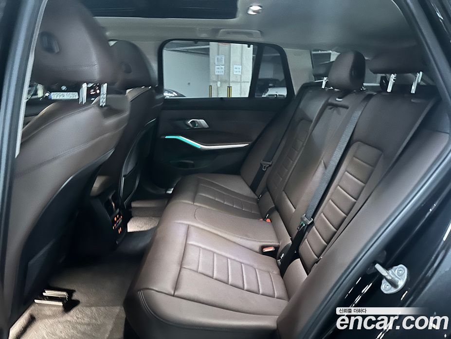 BMW 3-Series i320 Touring Luxury
