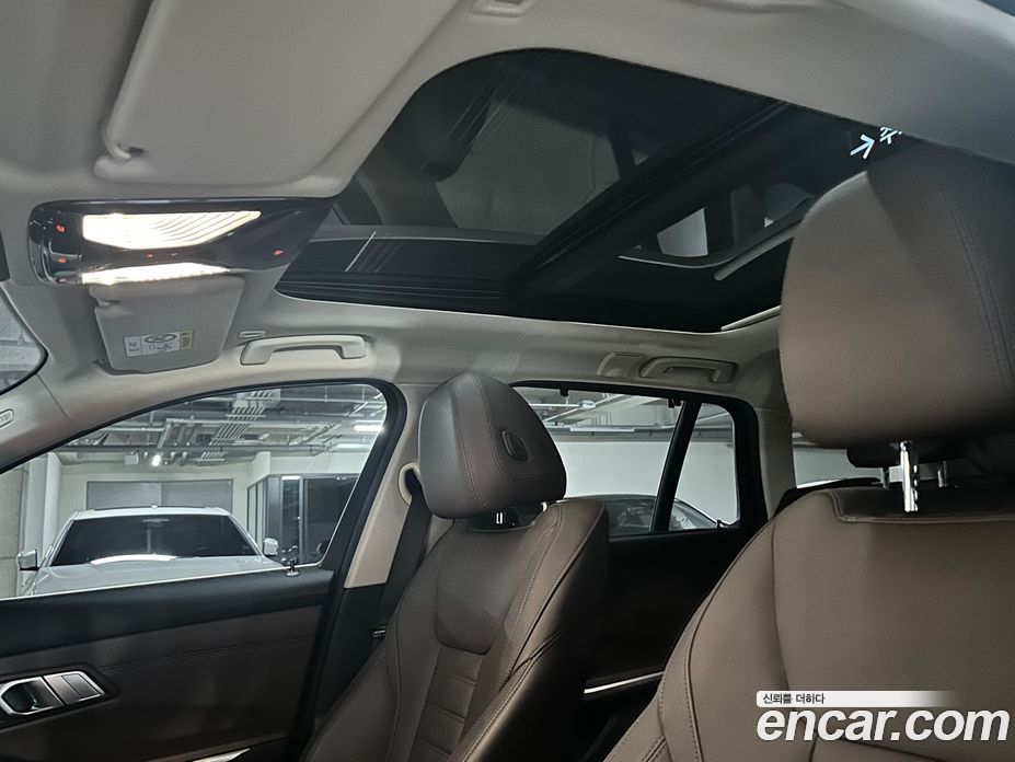 BMW 3-Series i320 Touring Luxury