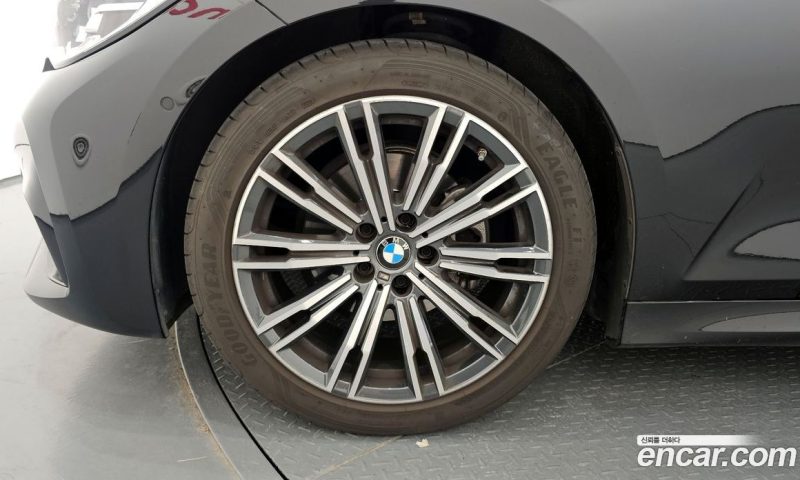BMW 3-Series i320 M Sport