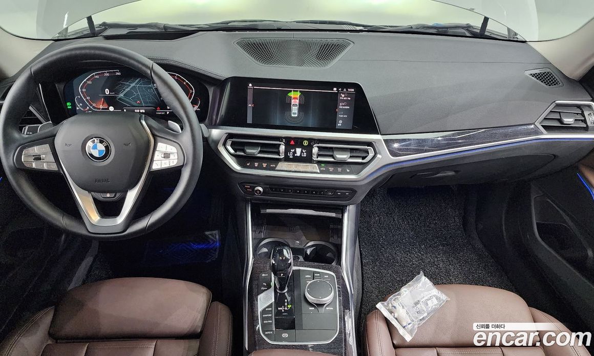 BMW 3-Series i320 Luxury