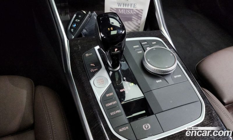 BMW 3-Series i320 Luxury