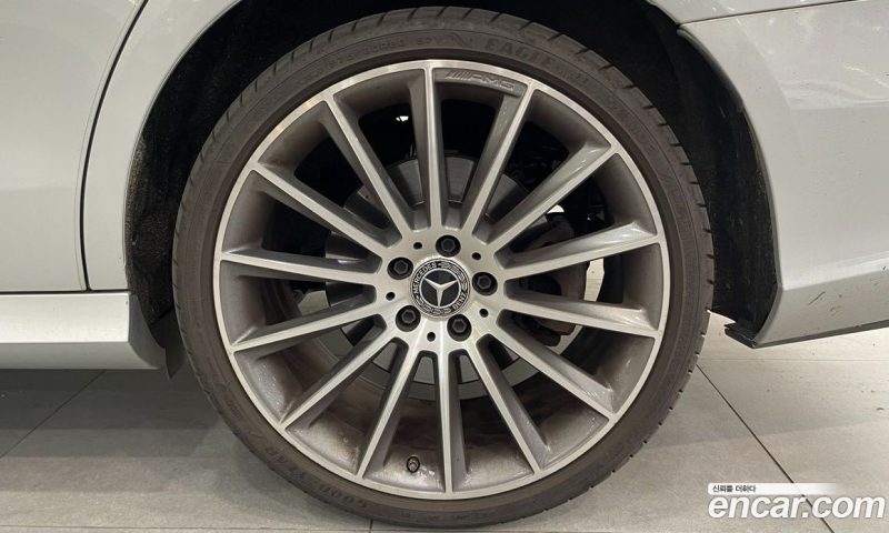 Mercedes Benz E-Class E350 4MATIC AMG Line