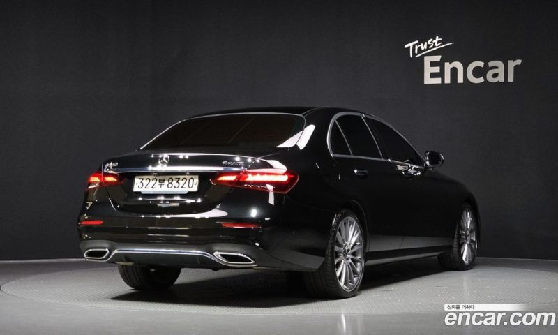 Mercedes Benz E-Class E350 4MATIC AMG Line