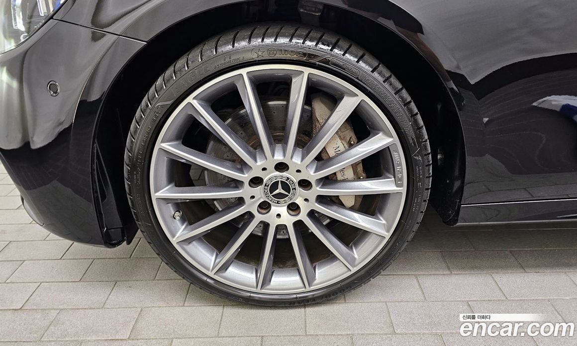 Mercedes Benz E-Class E350 4MATIC AMG Line