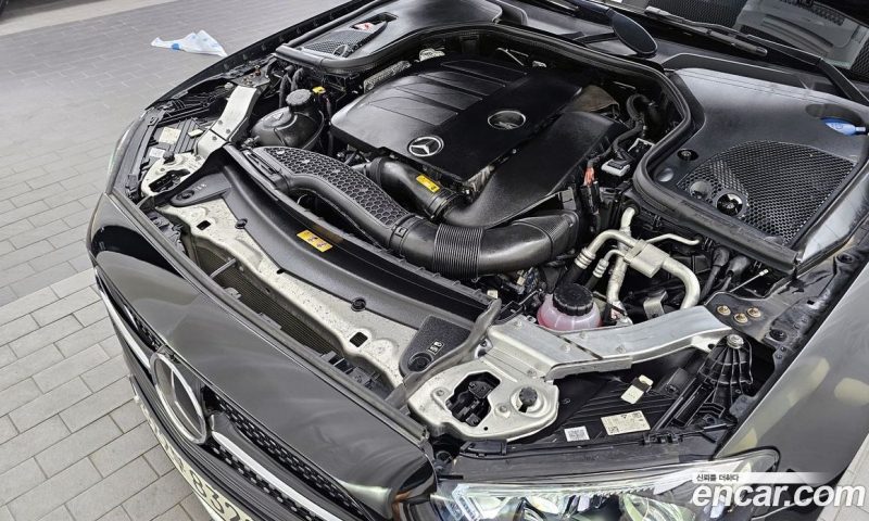 Mercedes Benz E-Class E350 4MATIC AMG Line
