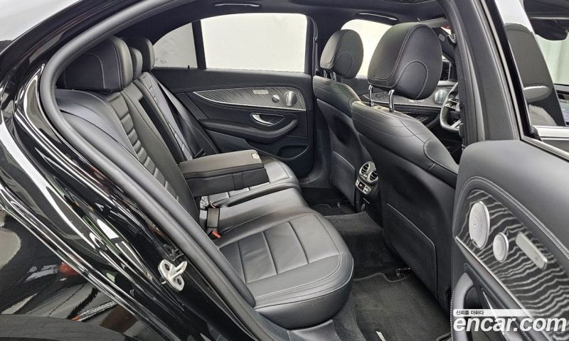 Mercedes Benz E-Class E350 4MATIC AMG Line