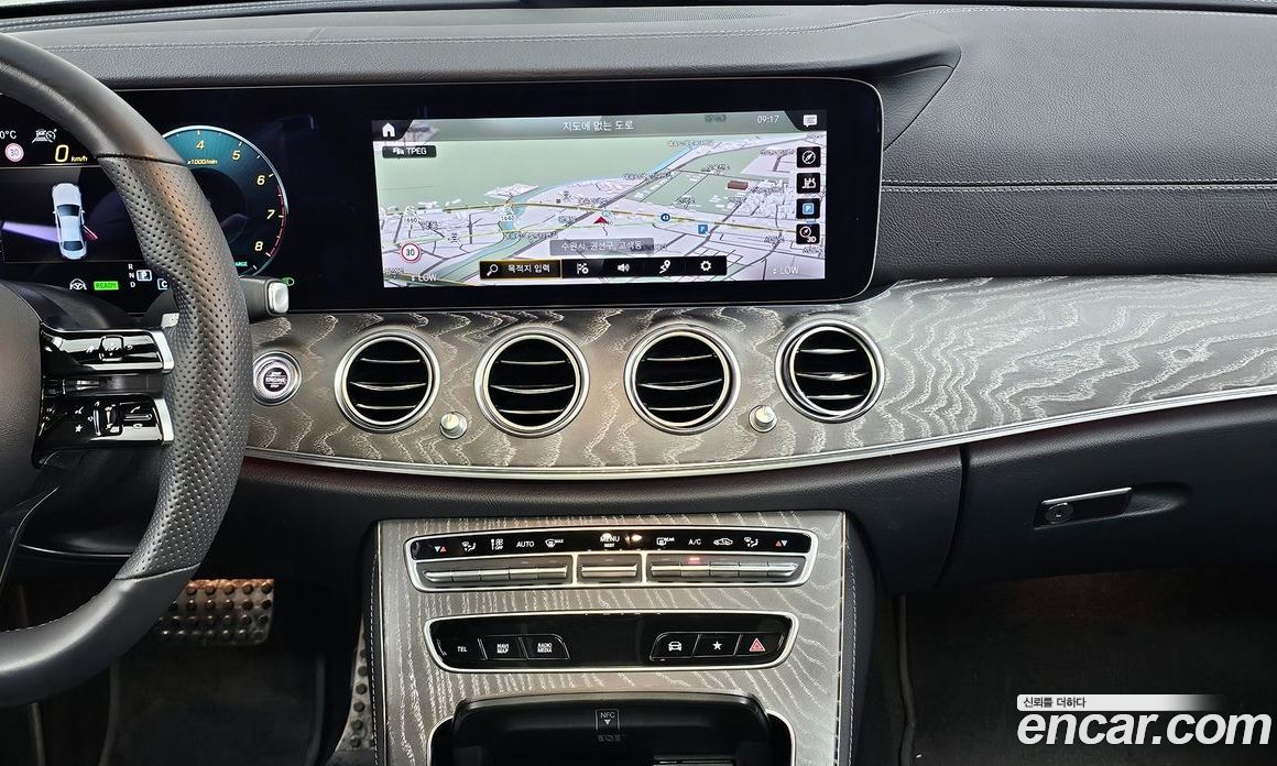 Mercedes Benz E-Class E350 4MATIC AMG Line