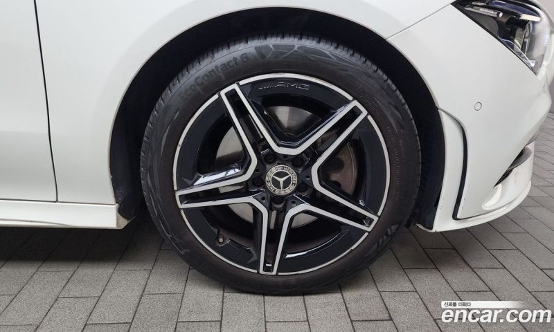 Mercedes Benz CLA-Class CLA250 4MATIC