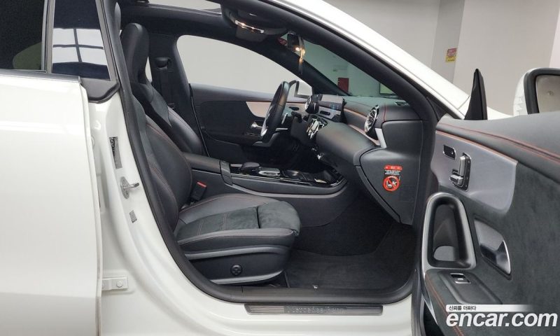 Mercedes Benz CLA-Class CLA250 4MATIC