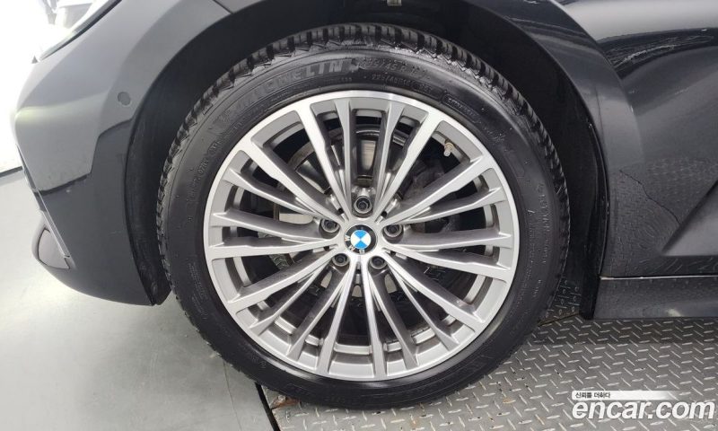 BMW 3-Series i320 Touring Luxury