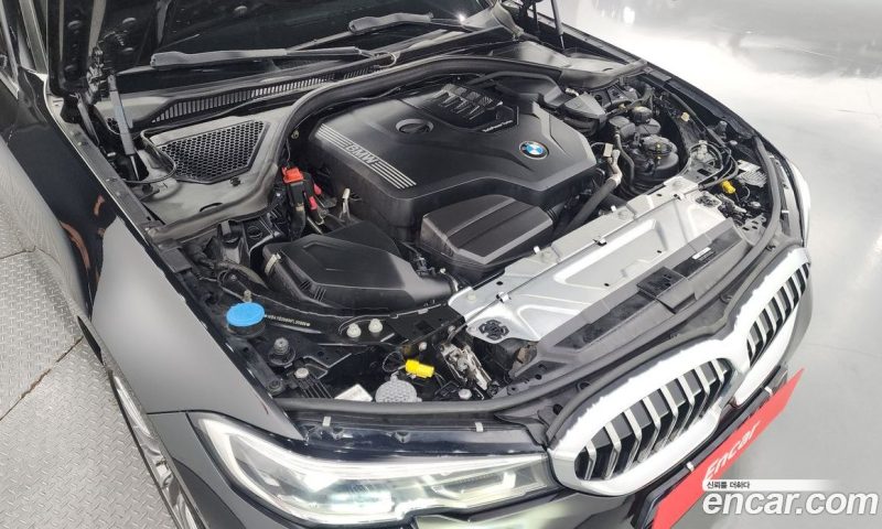BMW 3-Series i320 Touring Luxury