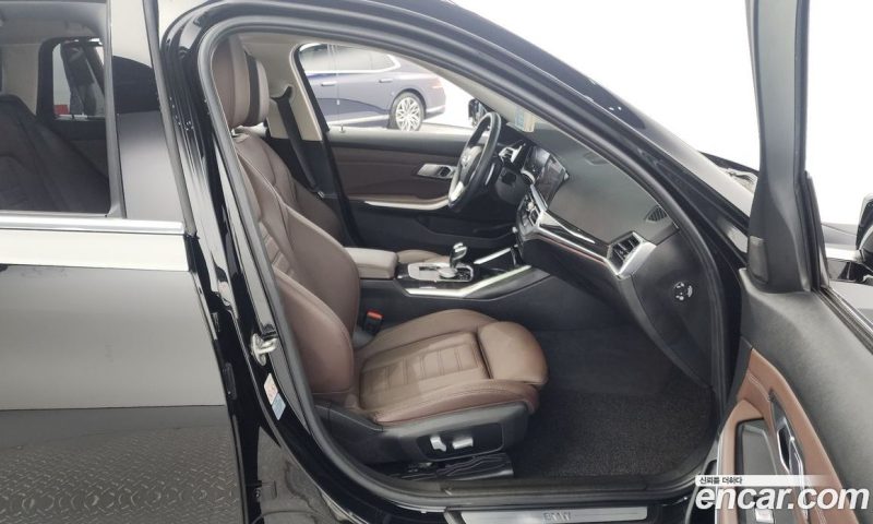 BMW 3-Series i320 Touring Luxury
