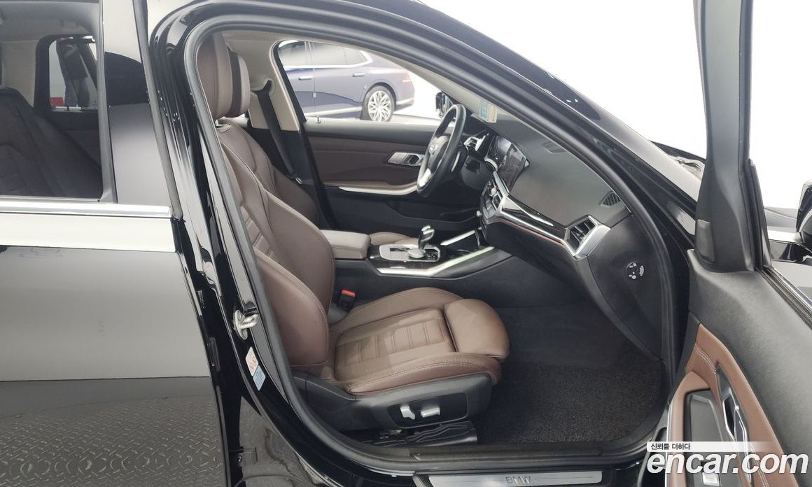 BMW 3-Series i320 Touring Luxury