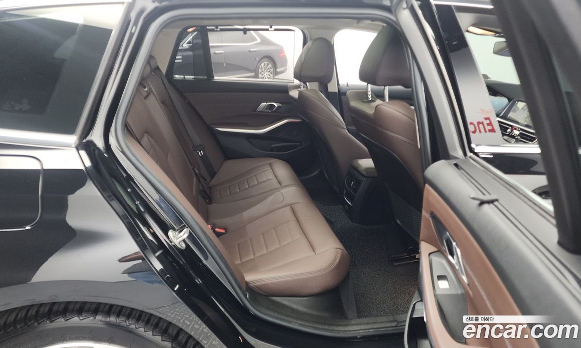 BMW 3-Series i320 Touring Luxury