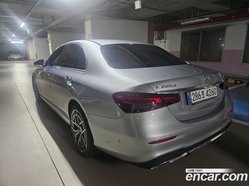Mercedes Benz E-Class E220d 4MATIC AMG Line