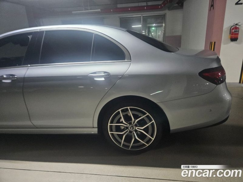 Mercedes Benz E-Class E220d 4MATIC AMG Line