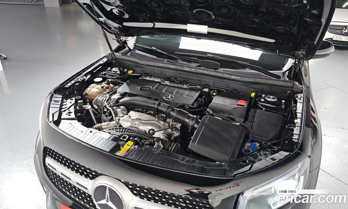 Mercedes Benz GLB-Class GLB250 4MATIC
