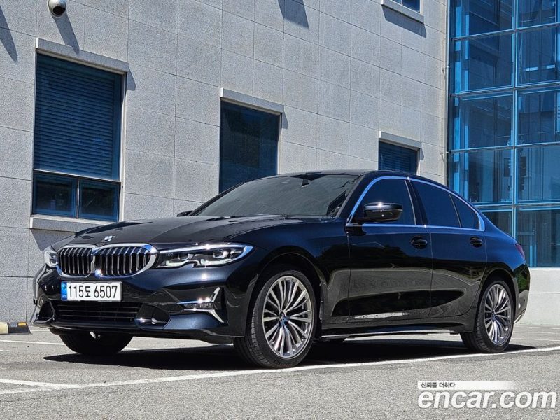 BMW 3-Series i320 Luxury