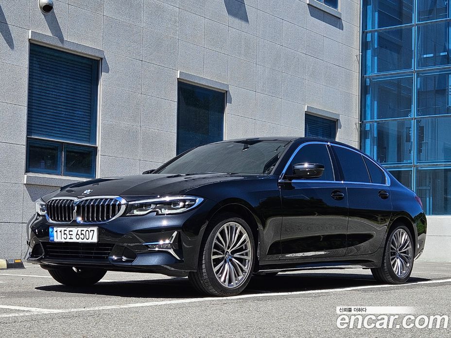 BMW 3-Series i320 Luxury