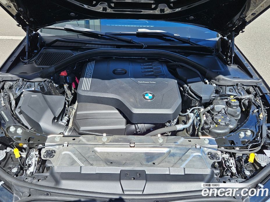 BMW 3-Series i320 Luxury